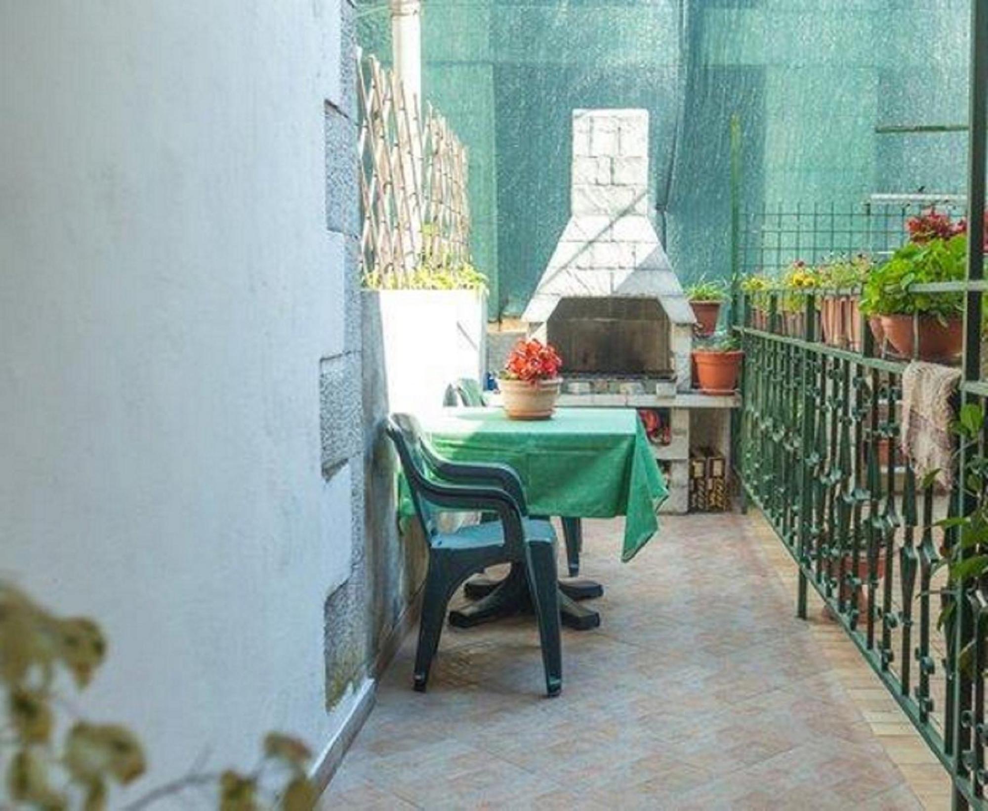 Apartments And Rooms Misic Trogir Exterior foto