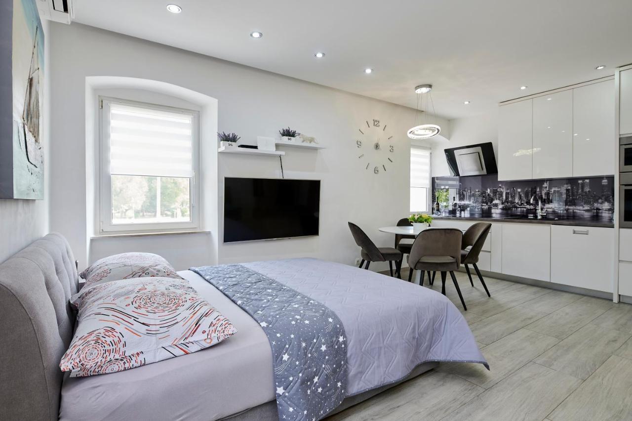 Apartments And Rooms Misic Trogir Exterior foto
