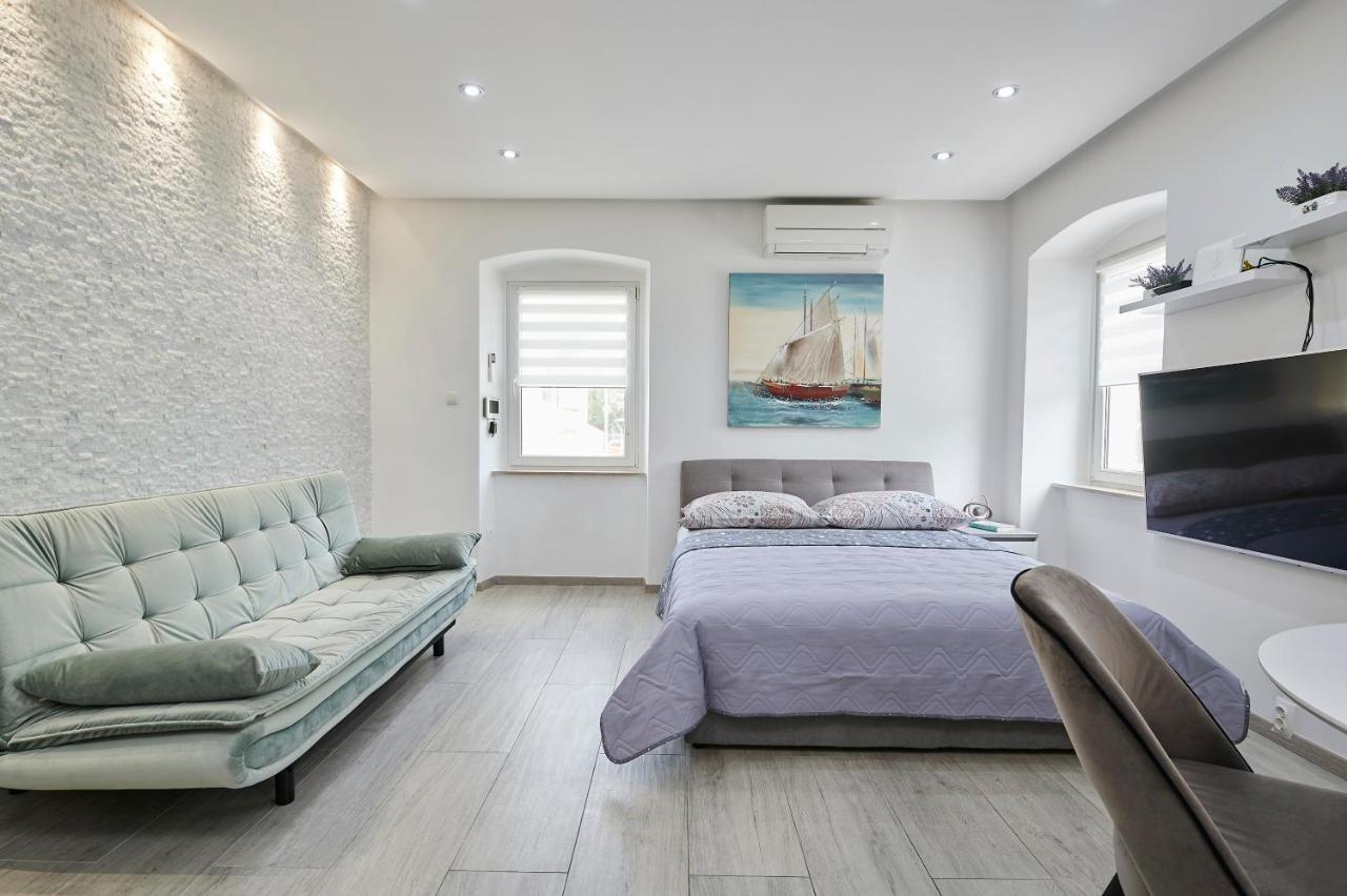 Apartments And Rooms Misic Trogir Exterior foto