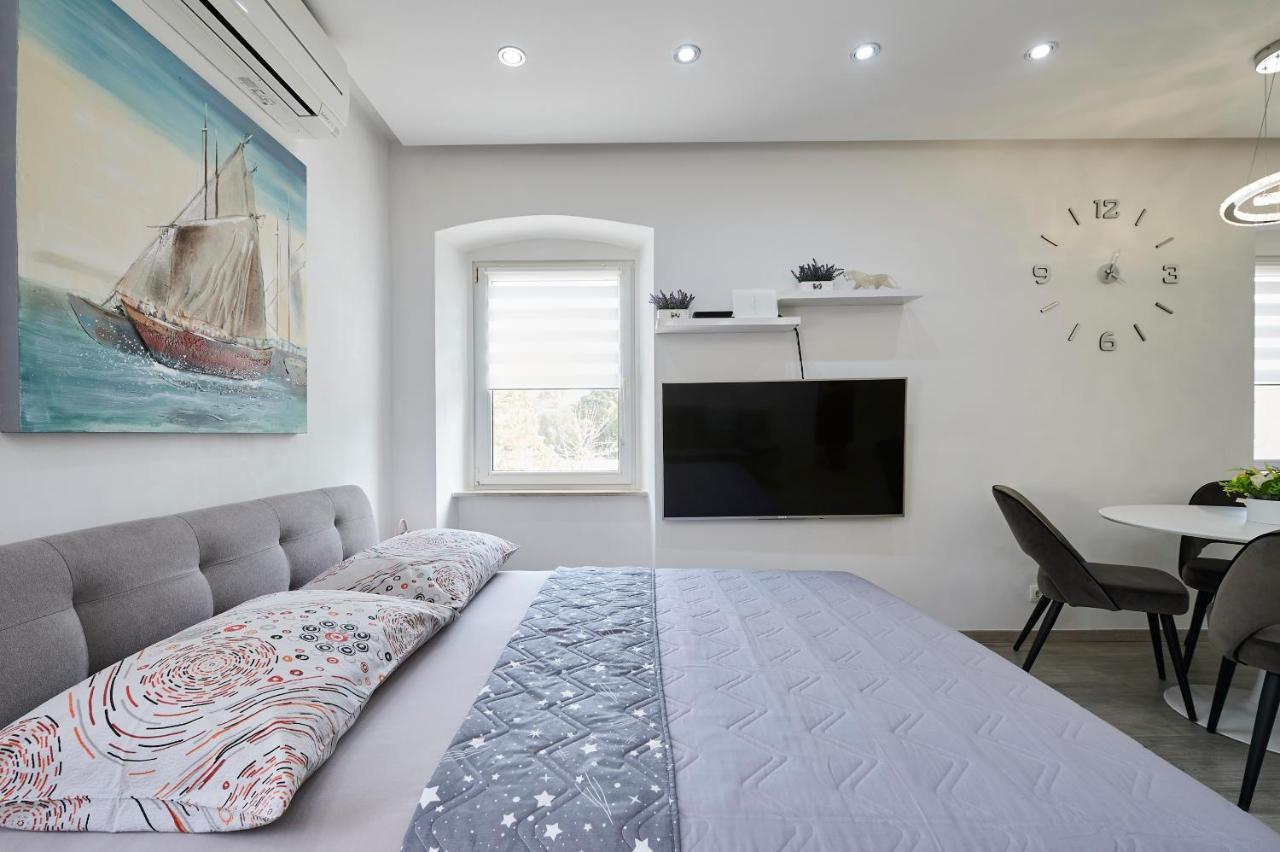 Apartments And Rooms Misic Trogir Exterior foto